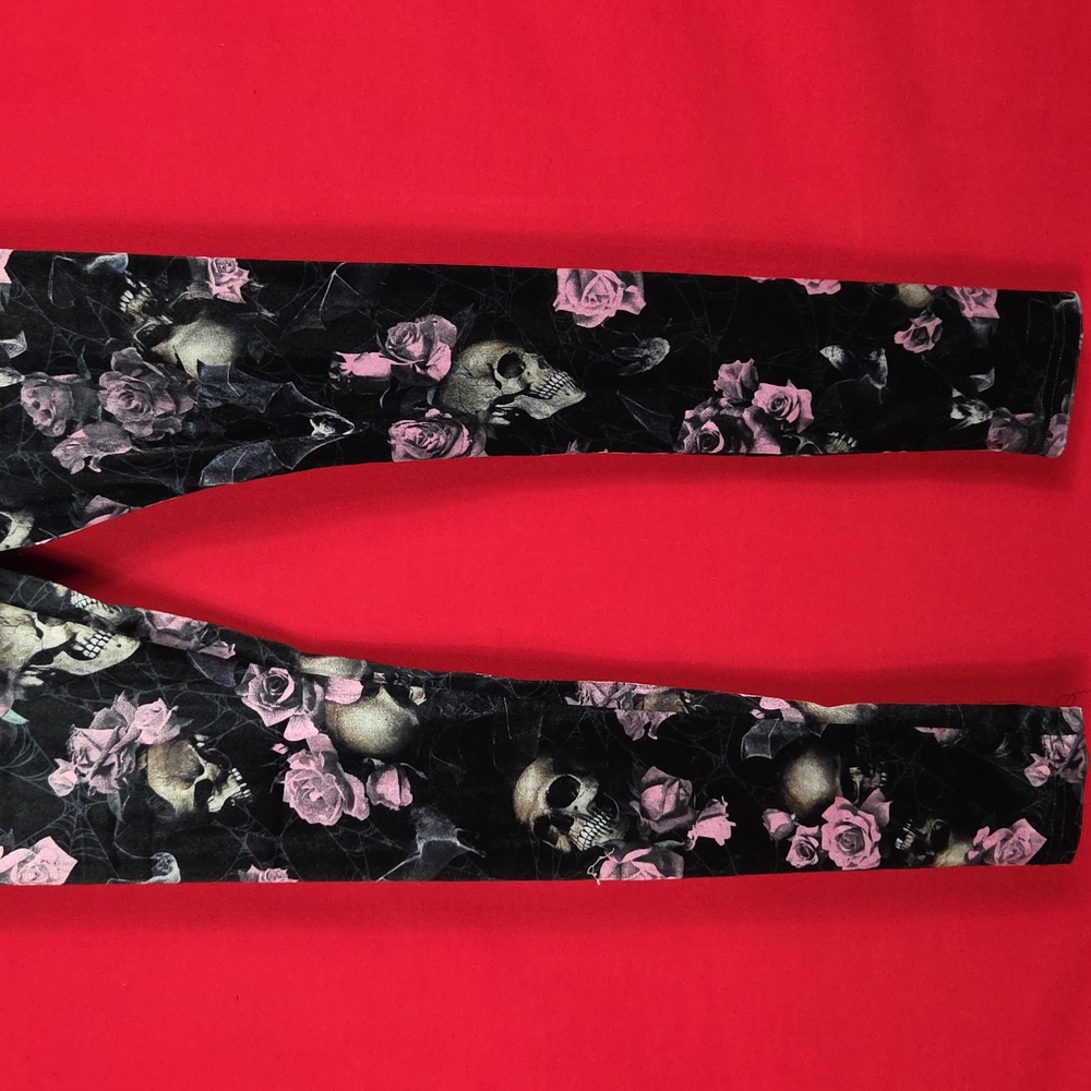 KILLSTAR Hematite Skull Velvet Leggings Size Small Bats Roses Goth Gothic - Picture 4 of 10